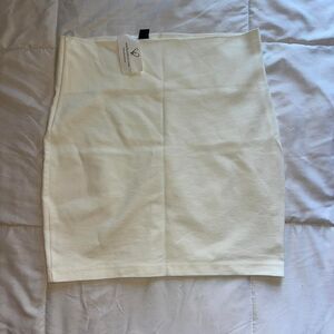 Windsor Women's White and Cream Skirt